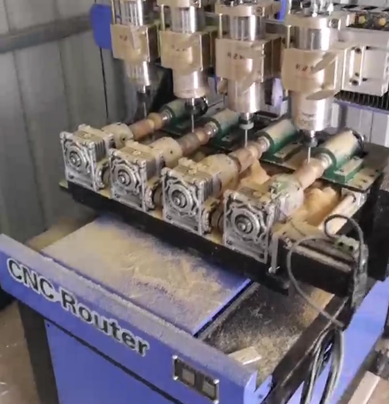 聊工機械實現(xiàn)四軸聯(lián)動木工數(shù)控雕刻機的出色