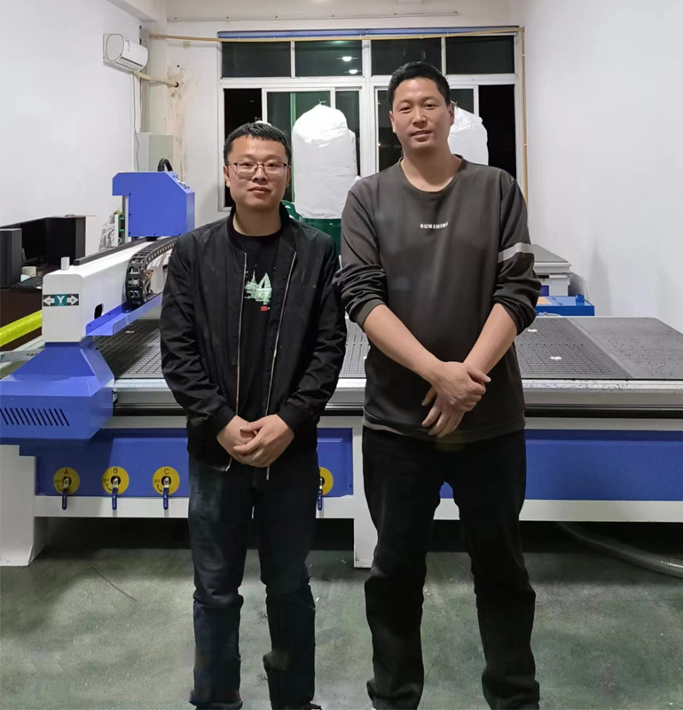 浙江客戶點贊聊工1325木工數控雕刻機(圖1)