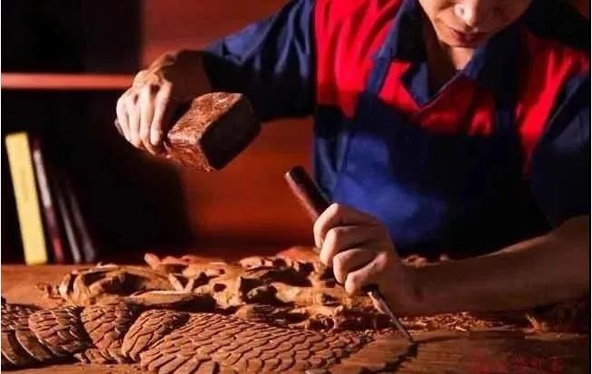 木工雕刻機與手工雕刻有什么區別？(圖2)