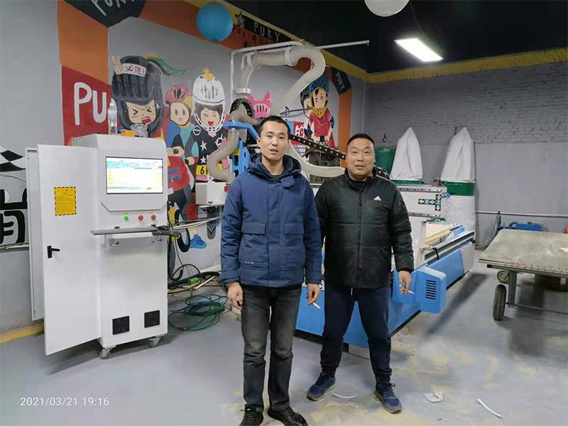 ?河南滑縣客戶采購1325直排數控加工中心(圖1)